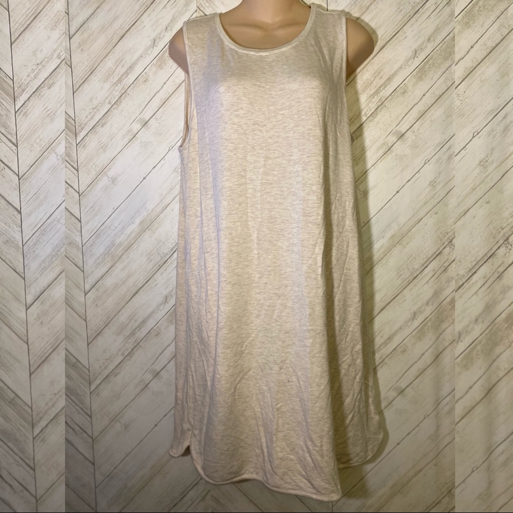 Sleeveless dress